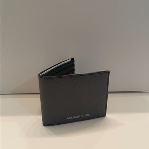 Michel Kors Mens Gray Wallet NWT